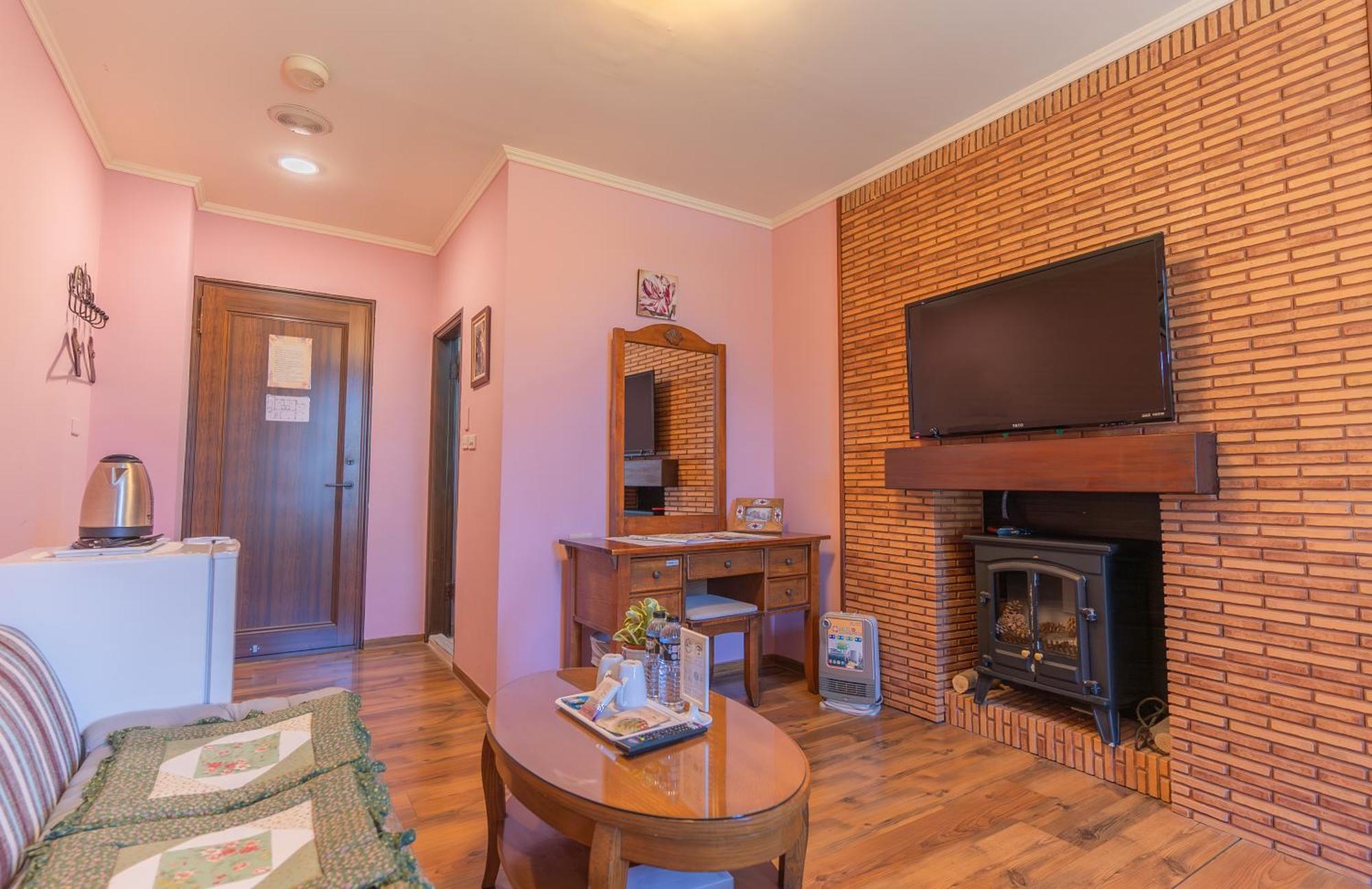Europe Villa Renai Habitación foto